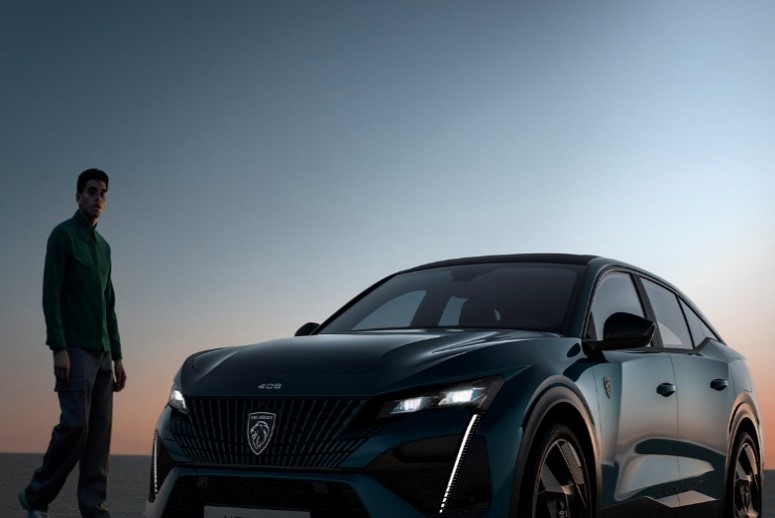 YOUR ELECTRIC CO-PILOT